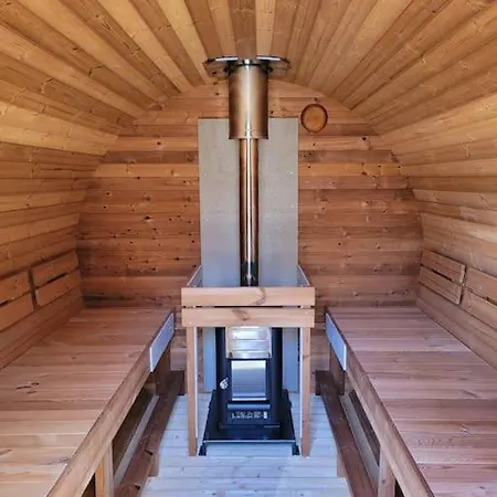 Nordic Zen Wellness Met Hottub & Sauna *