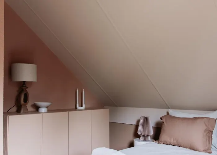 Nordic Zen Wellness Met Hottub & Sauna