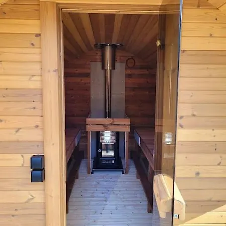 Nordic Zen Wellness Met Hottub & Sauna *