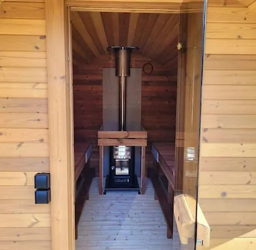 Nordic Zen Wellness Met Hottub & Sauna *